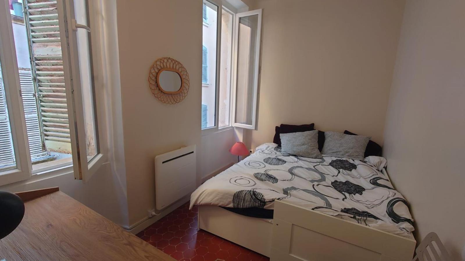Appartement De Charme - Wifi - Centre Historique Toulon Exterior foto